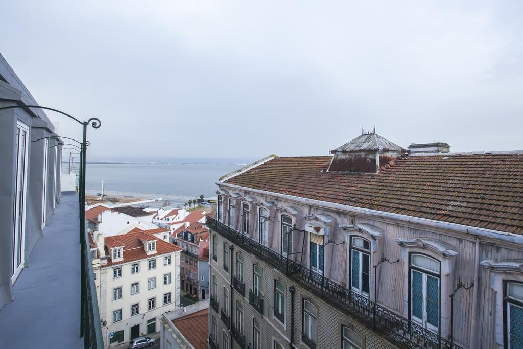 Breathtaking River View In Alfama Lisboa Dış mekan fotoğraf