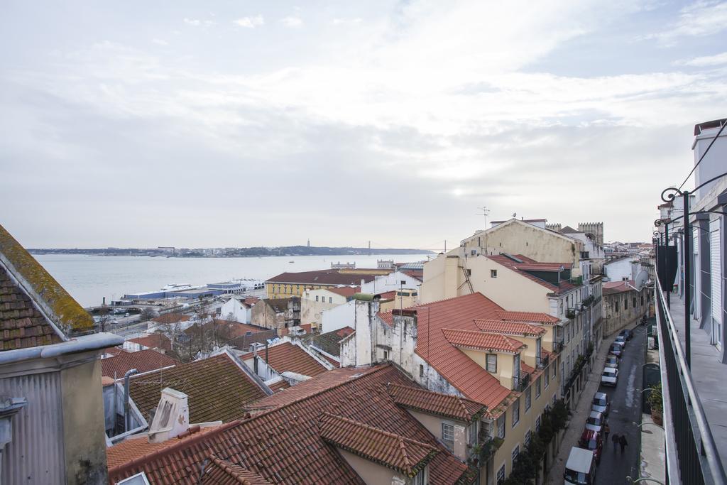 Breathtaking River View In Alfama Lisboa Dış mekan fotoğraf